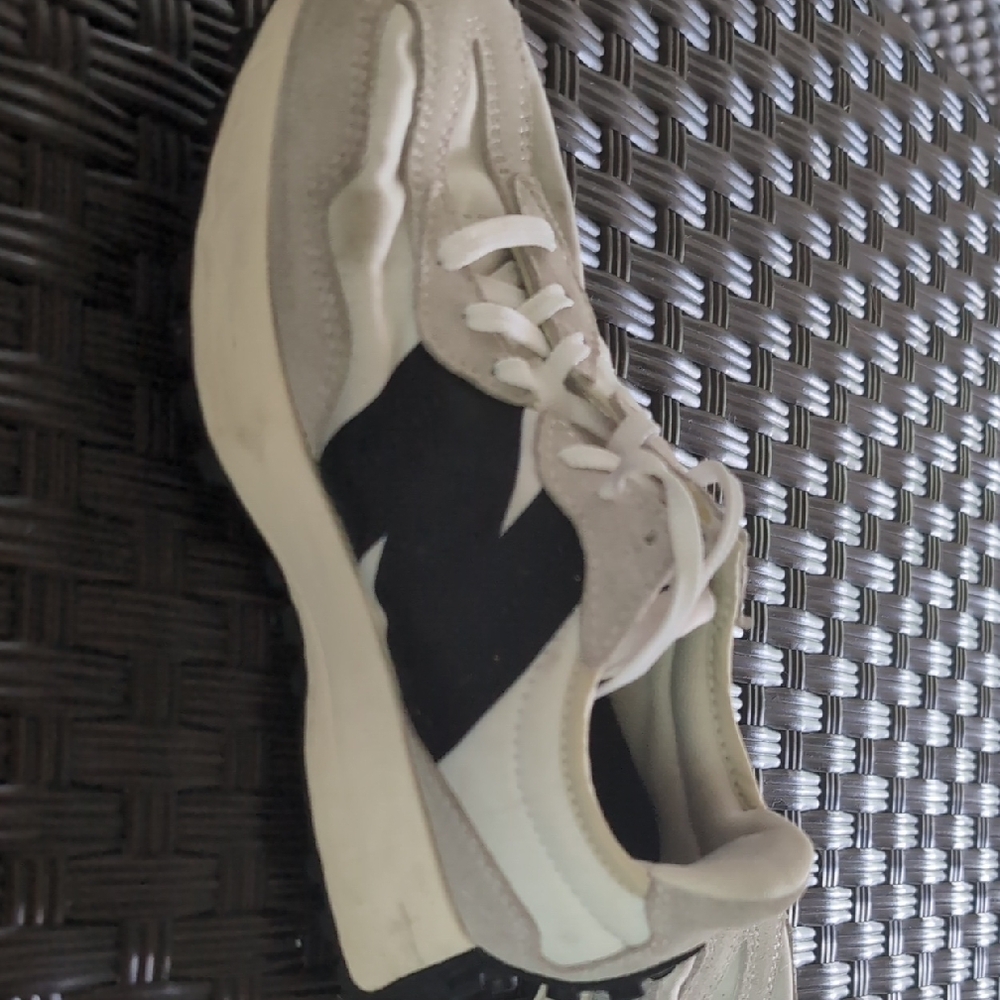 Women's s Black and White New Balance 327 - Picture 3 of 7